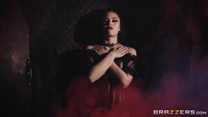 Усатый мужик смачно обкончал спермой лицо азиатке после горячей ебли