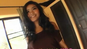 Потрясающий минет от щекастой азиаточки Йоко медленно перешел в безумную еблю