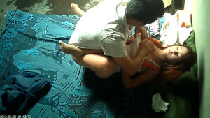 Трахает китайскую шлюху на скрытую камеру