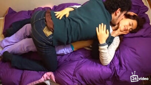 Тощая шлюшка из колледжа отдалась на первом свидании