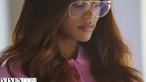 Нашла нового ухажера - азиатка трахается с бойфрендом в дорогом отеле!